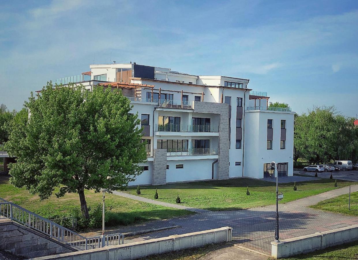 Moment Apartments Szolnok Exterior foto